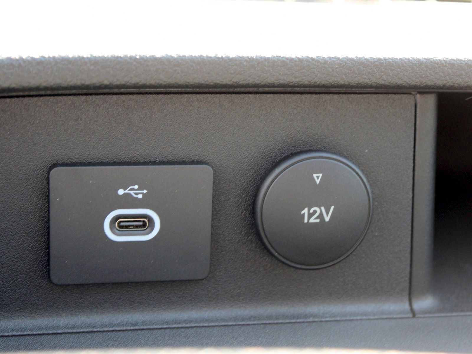 Fahrzeugabbildung Ford Transit 350 L3 Einzelkabine Trend