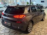 Hyundai i30 Passion +/R-Cam/Lane/Sitzheizung/LED/AUX/ - Hyundai i30 Gebrauchtwagen in Solingen