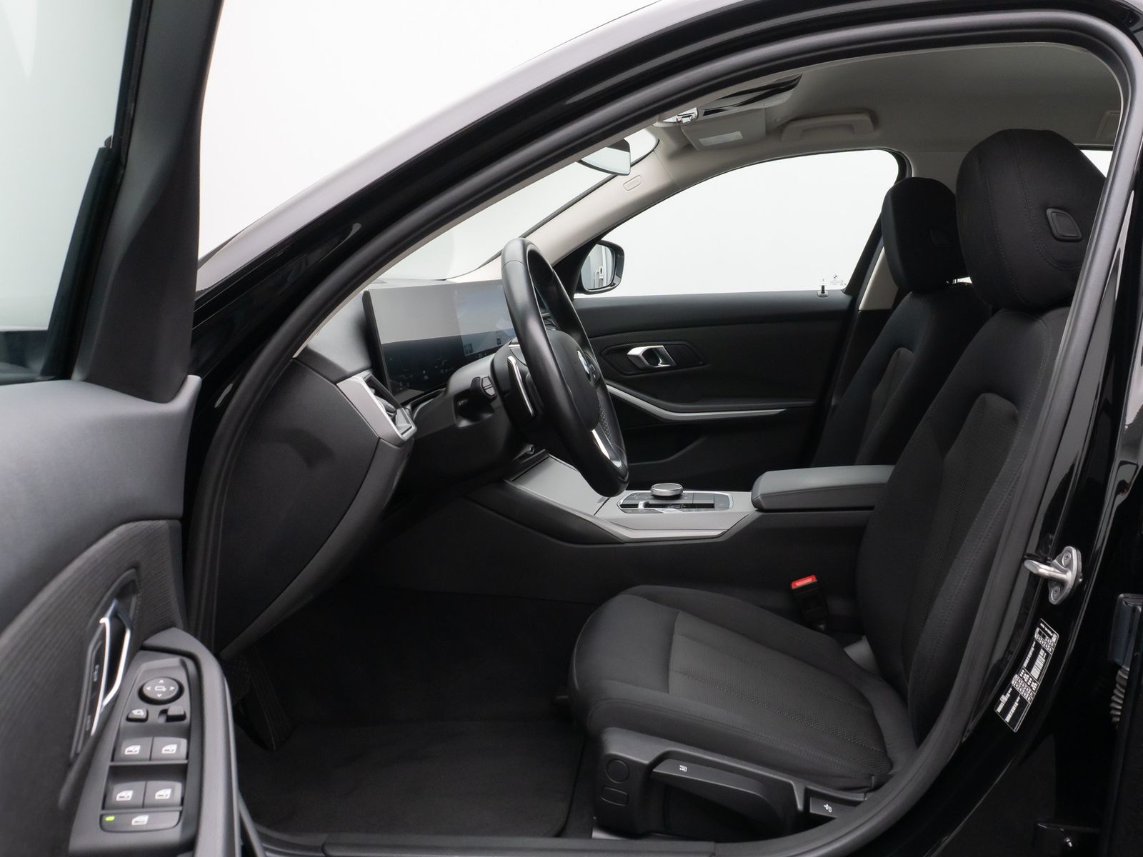 Fahrzeugabbildung BMW 320d HUD DAB CockPitPro Geschwindigkeitsr Sport