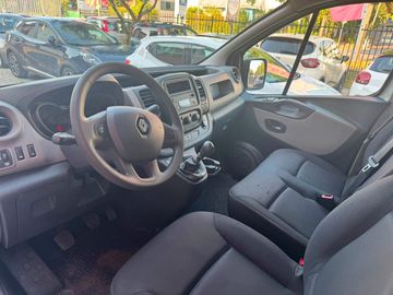 Renault Trafic - 10