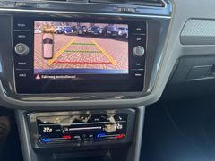 Fahrzeugabbildung Volkswagen Tiguan 1.5 TSI DSG R-Line LED NAVI KAMERA ACC