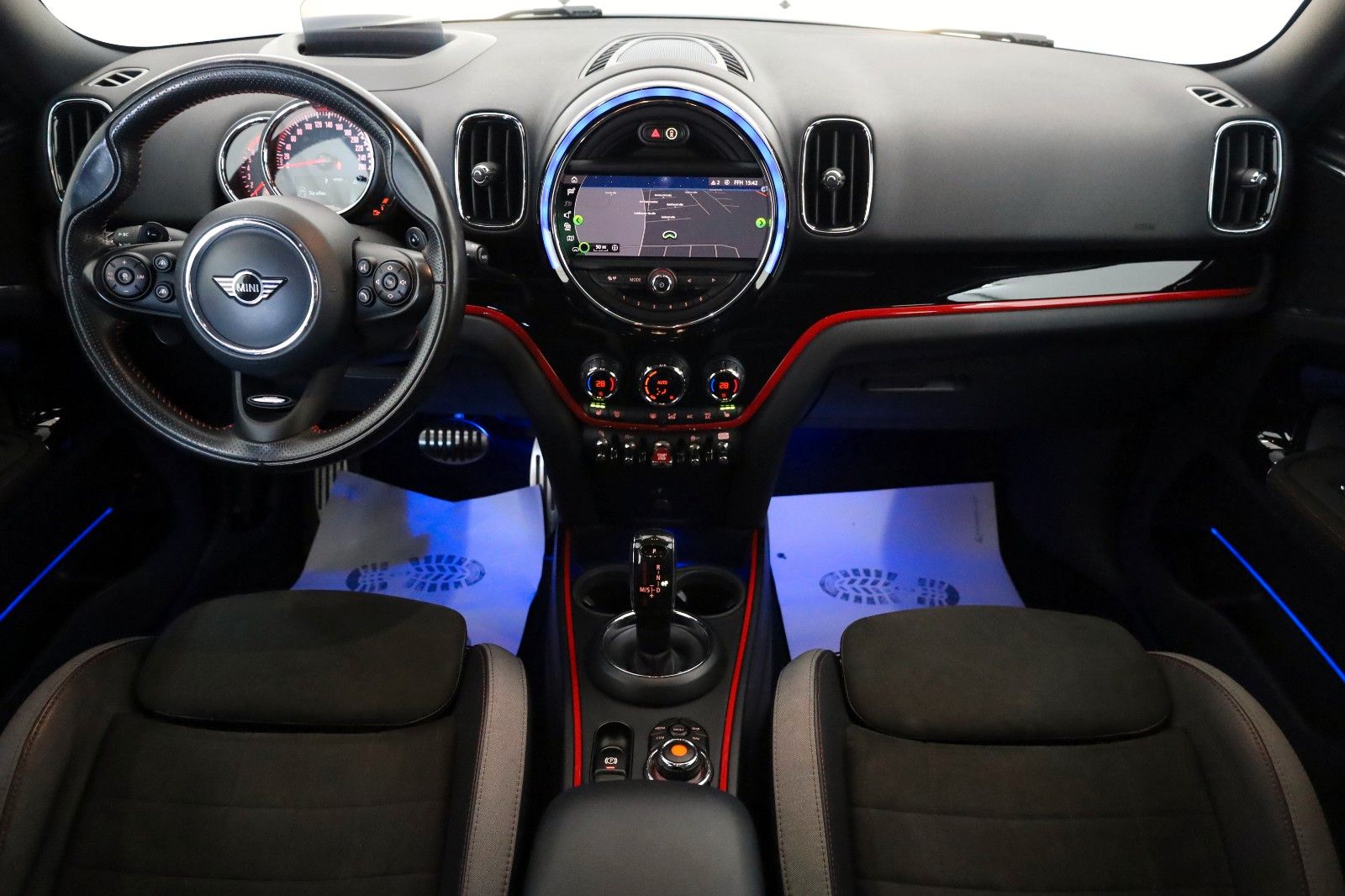 Fahrzeugabbildung MINI Countryman JCW Leder,Navi,LED,Panorama,HUD,SH