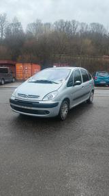 Citroën Xsara Picasso 1.8 16V Confort Confort  - silberne Citroën Xsara Picasso