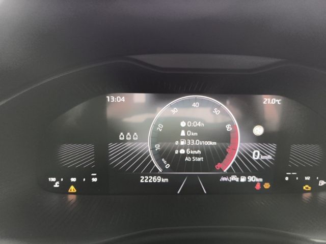Fahrzeugabbildung SKODA Scala 1,0 TSI Essence Winter Paket LED
