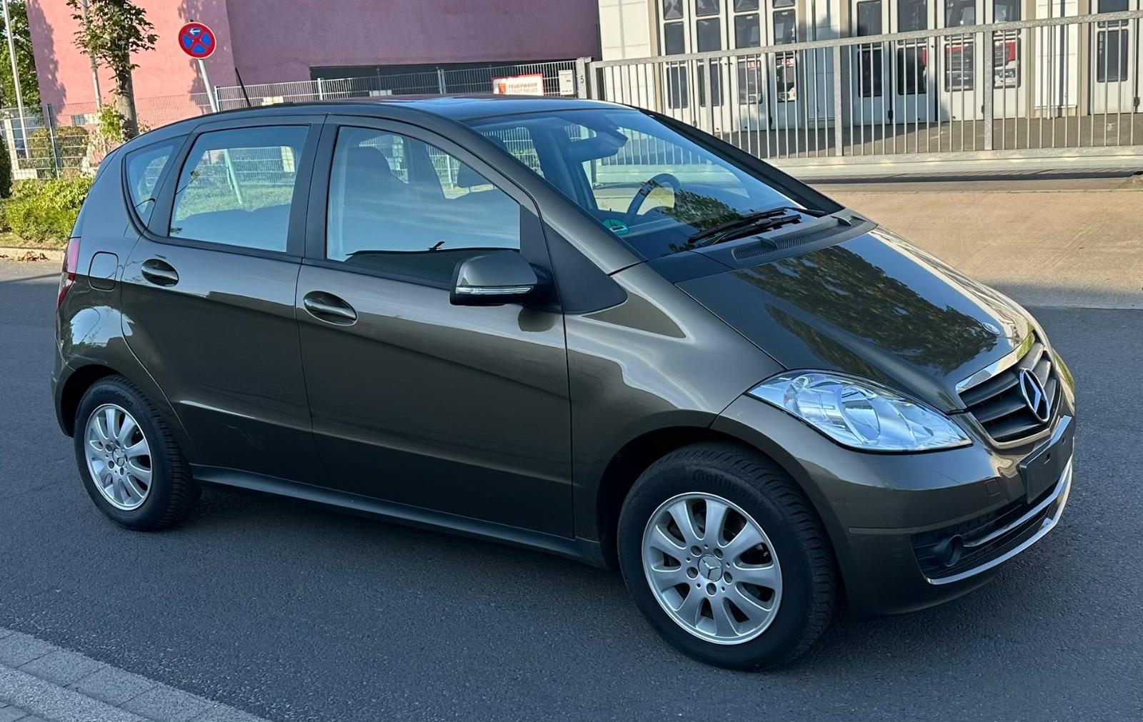 Mercedes-Benz A 180 Benzin Automatik Classic Navi