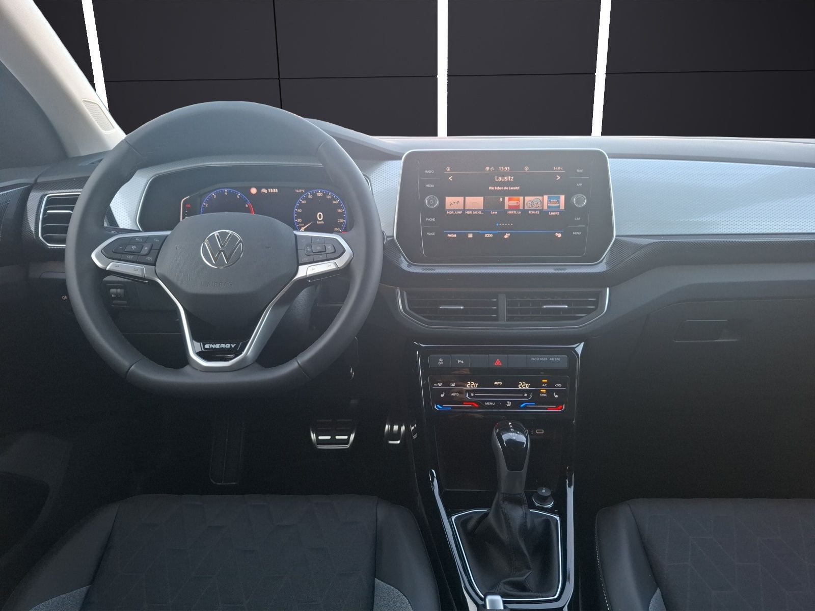 Fahrzeugabbildung Volkswagen T-Cross TSI Energy DSG LED CarPlay AID ACC RFK S