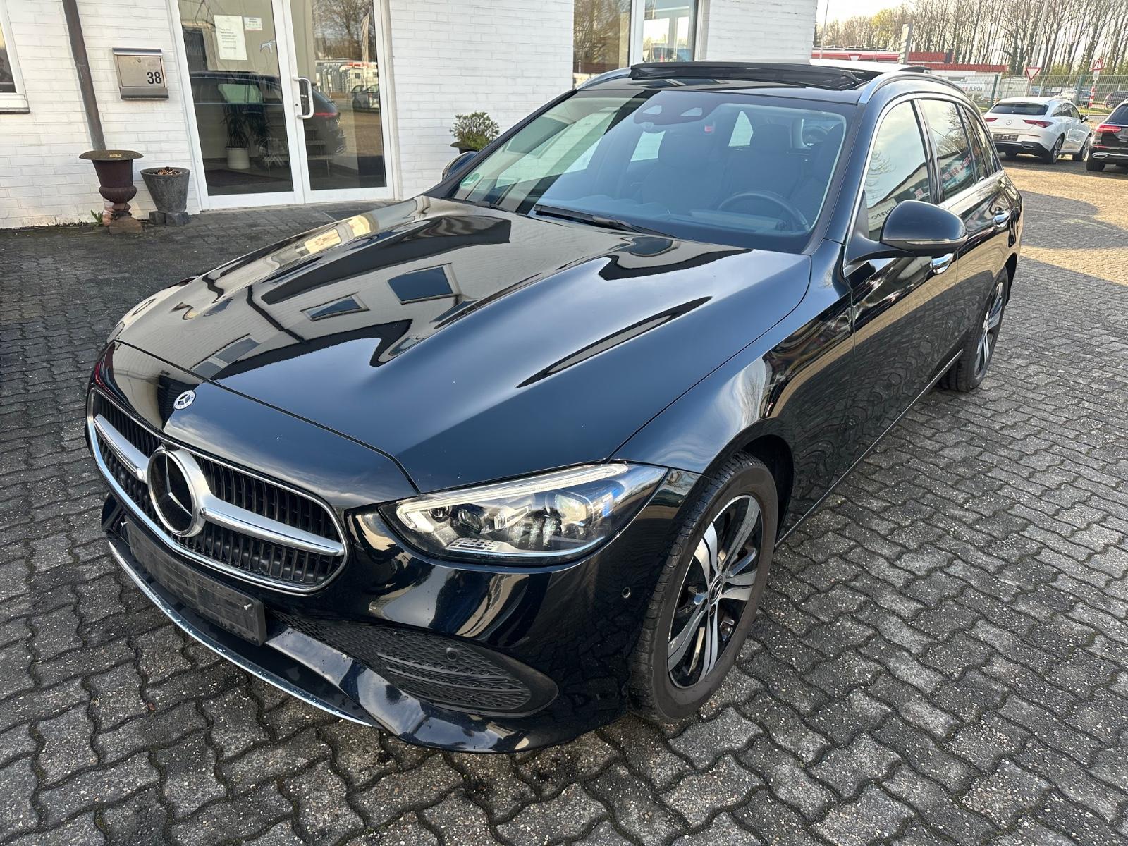 Mercedes-Benz C 300 e T Avantgarde 360°  HeadUp Distro Pano