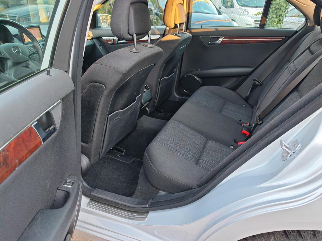 Mercedes-Benz C 230