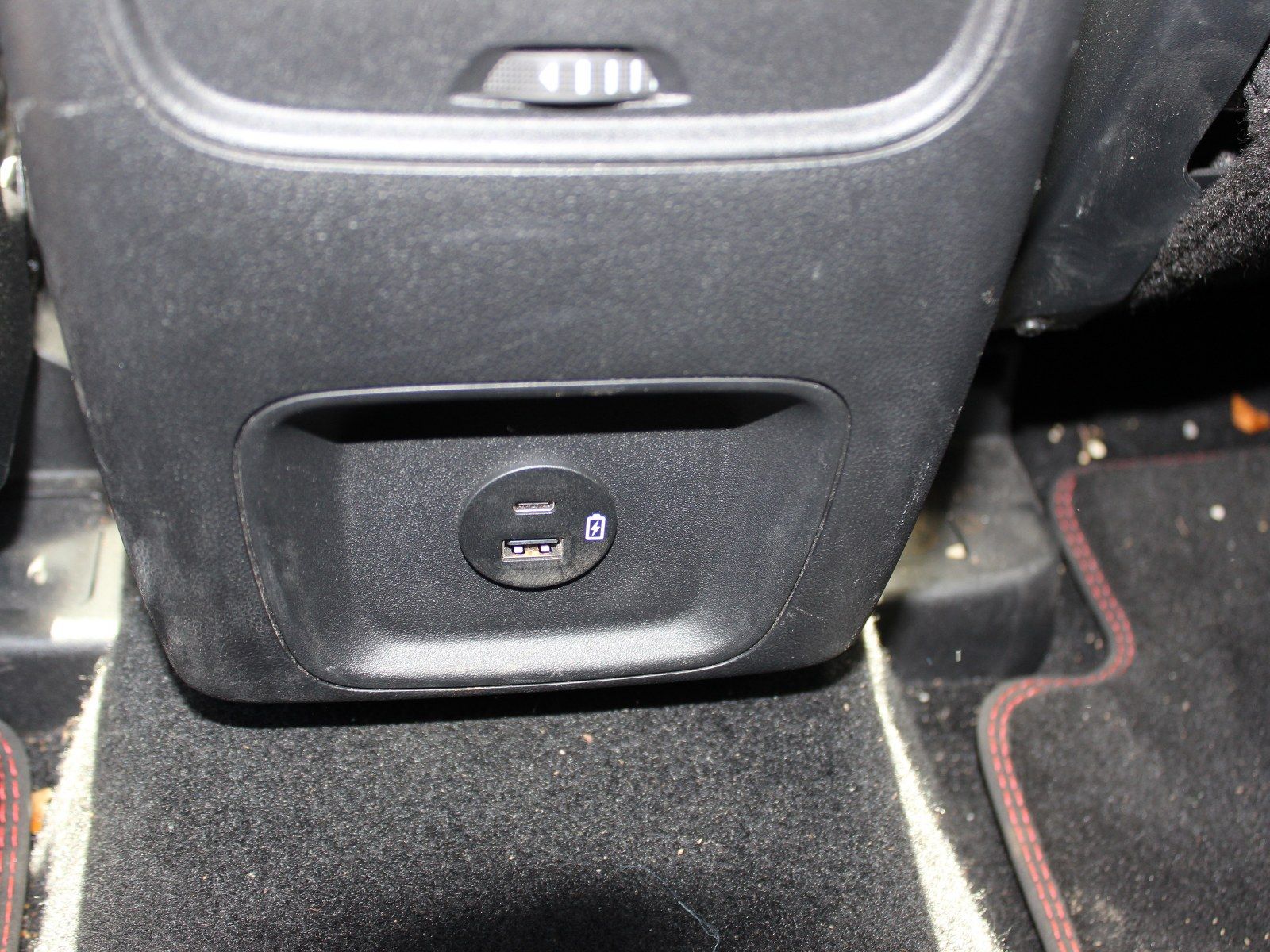 Fahrzeugabbildung Ford Kuga Plug-In Hybrid ST-Line 2,5 Duratec