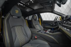 Urus 4.0 V8 SE YELLOW/BLACK YELLOW PANO B&amp;O