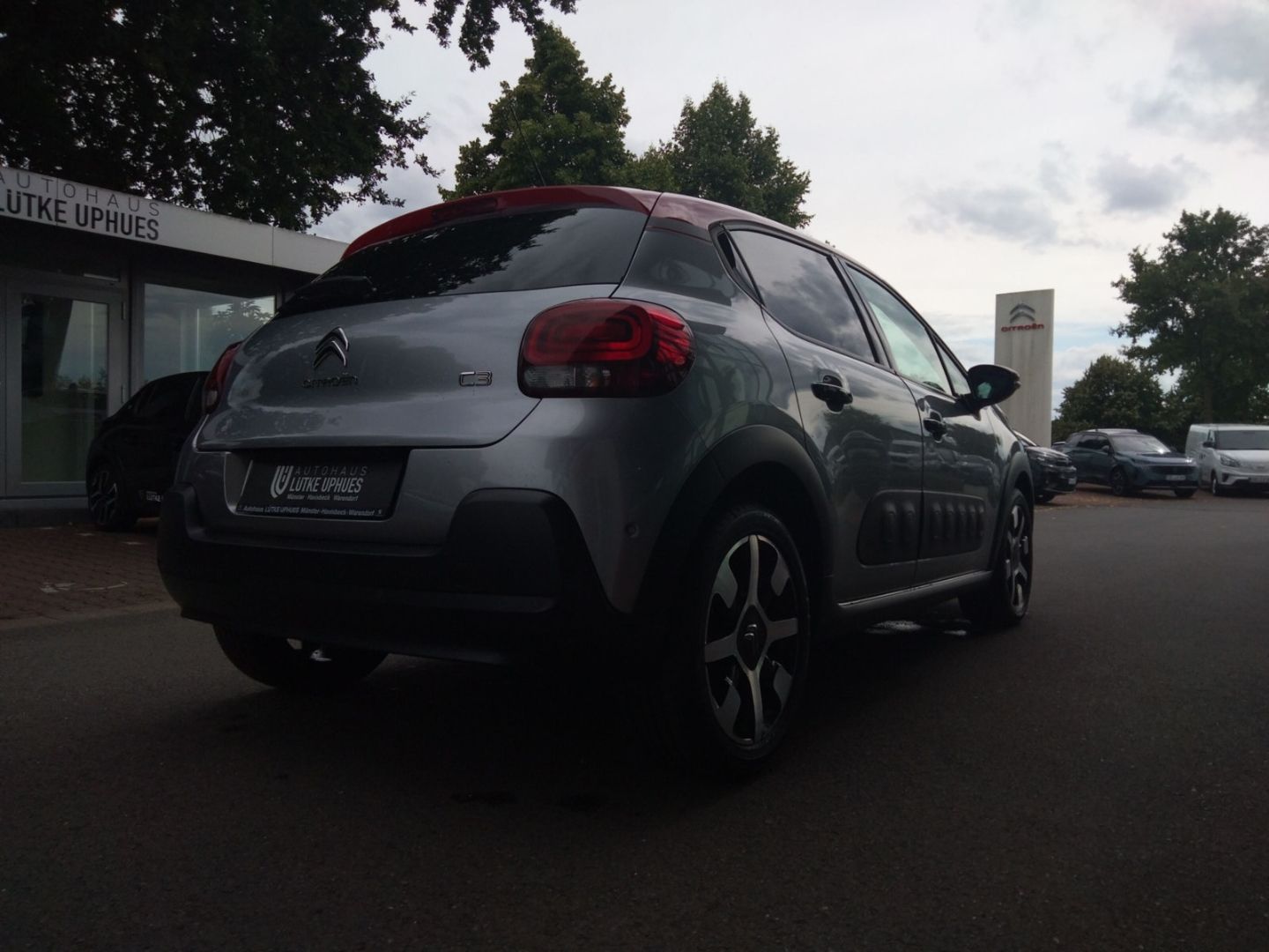 Fahrzeugabbildung Citroën C3 PureTech 110 S&S Shine Navi CarPlay Klimaauto
