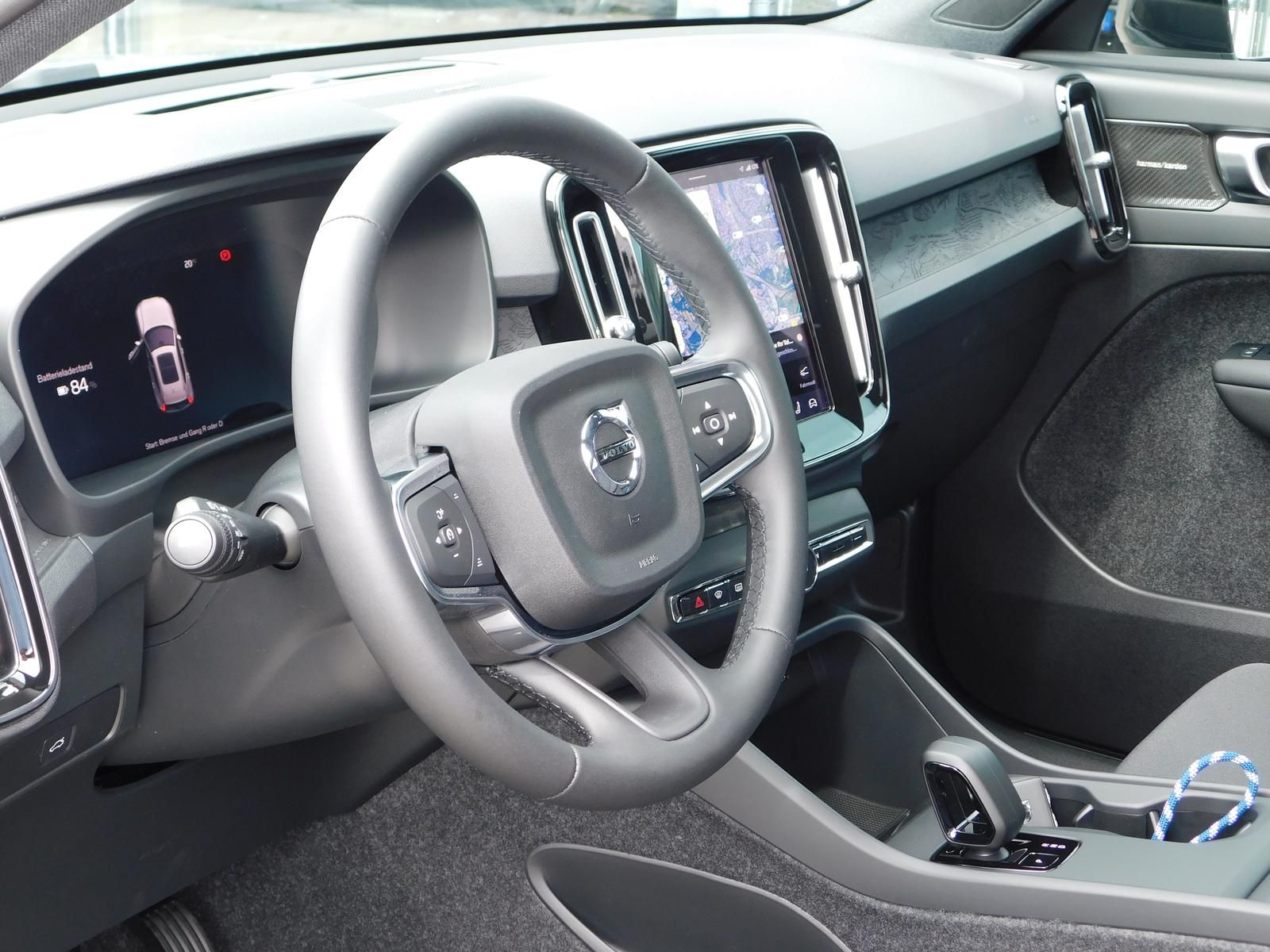 Fahrzeugabbildung Volvo EX40 Single Motor ext. Range Plus Black Edition