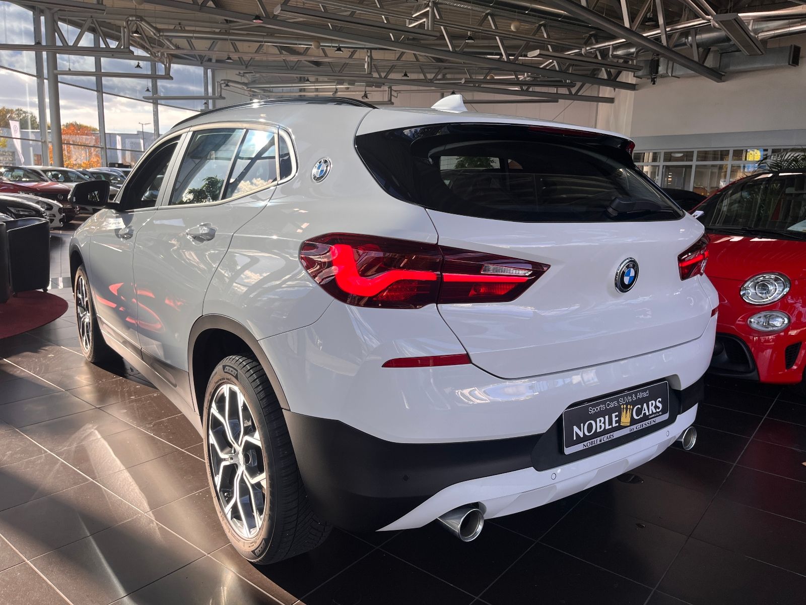 Fahrzeugabbildung BMW X2 sDrive 18d Sport Line LED NAV DAB SHZ PDC 18"