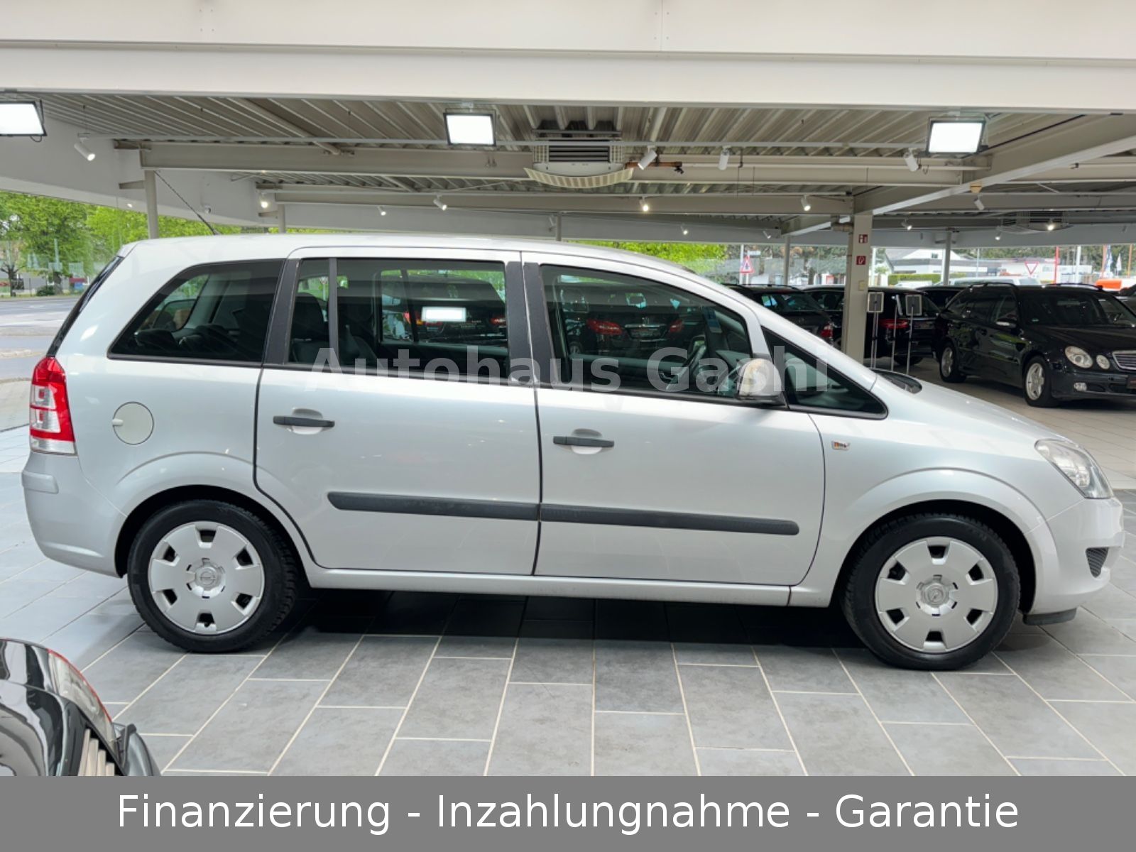 Fahrzeugabbildung Opel Zafira 1.8 Selection*2.Hand*7.Sitzer*Navi*AHK*