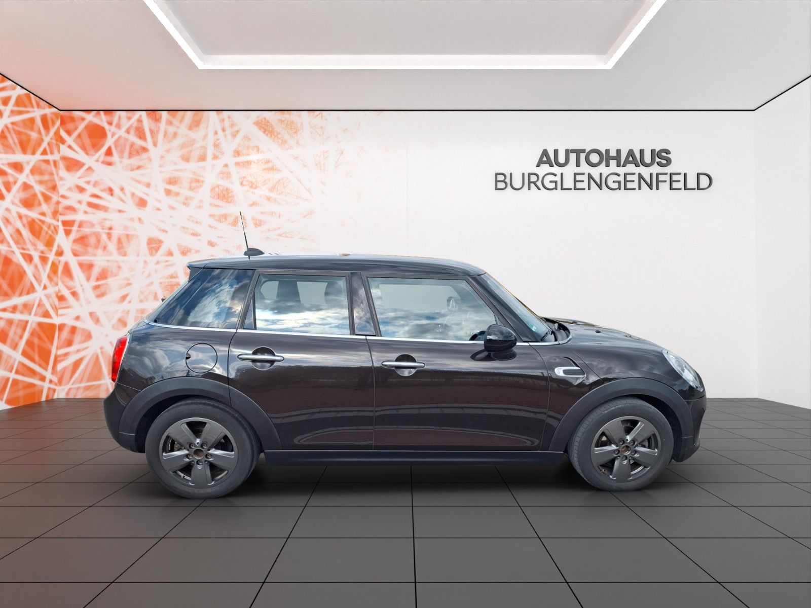 Fahrzeugabbildung MINI 5-trg.  ! NAVI ! SHZ ! PDC !