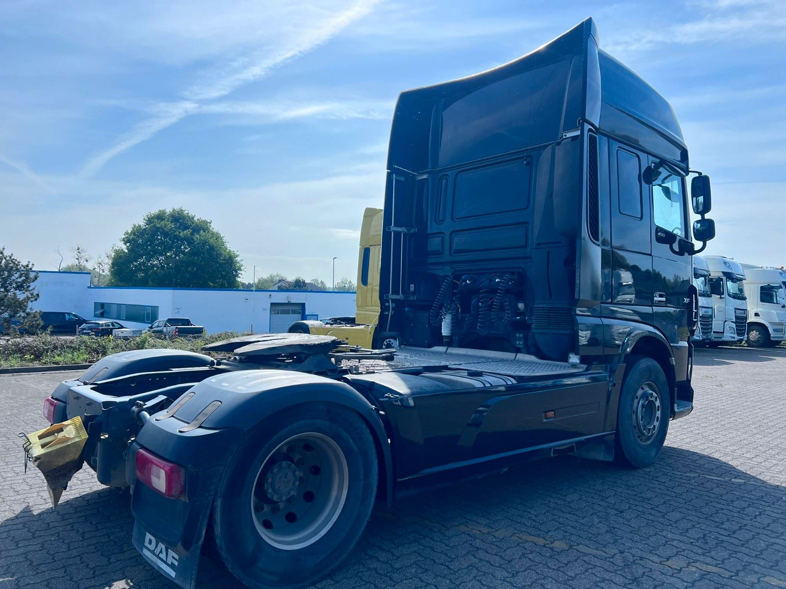 Fahrzeugabbildung DAF 2 Stück XF 450 FT, SSC, Hydr.