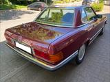 Mercedes-Benz 560 SL (R107) H-Kennzeichen Tüv neu.Top Zustand  - rote Mercedes-Benz SL 560