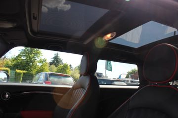 Fahrzeugabbildung MINI Mini John Cooper Works Leder Navi Pano