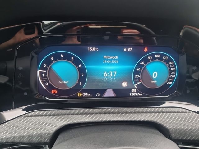Fahrzeugabbildung Volkswagen Golf VIII 1.5 TSI R-LINE BLACK STYLE PANO NAVI K