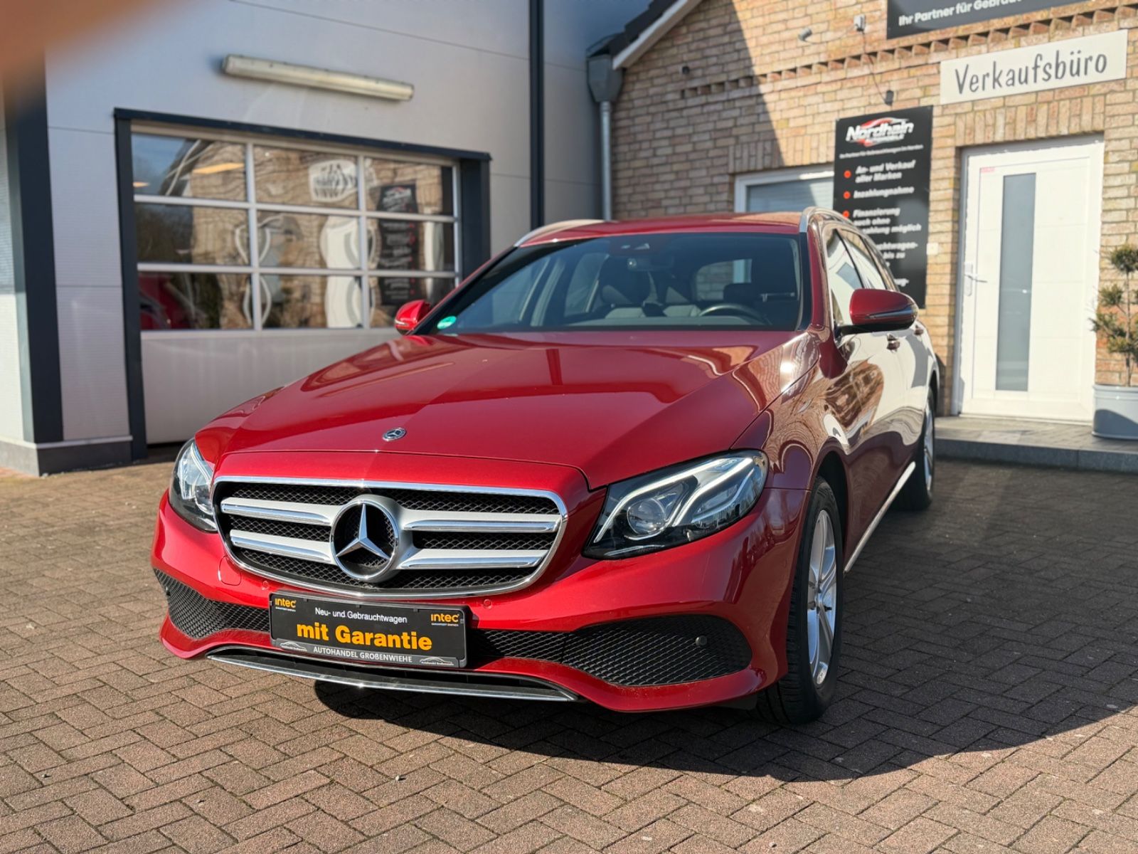 MERCEDES-BENZ E 220 d T-Modell*SHZ*LED*ACC*TEMPO*LEDER*NAVI*AL