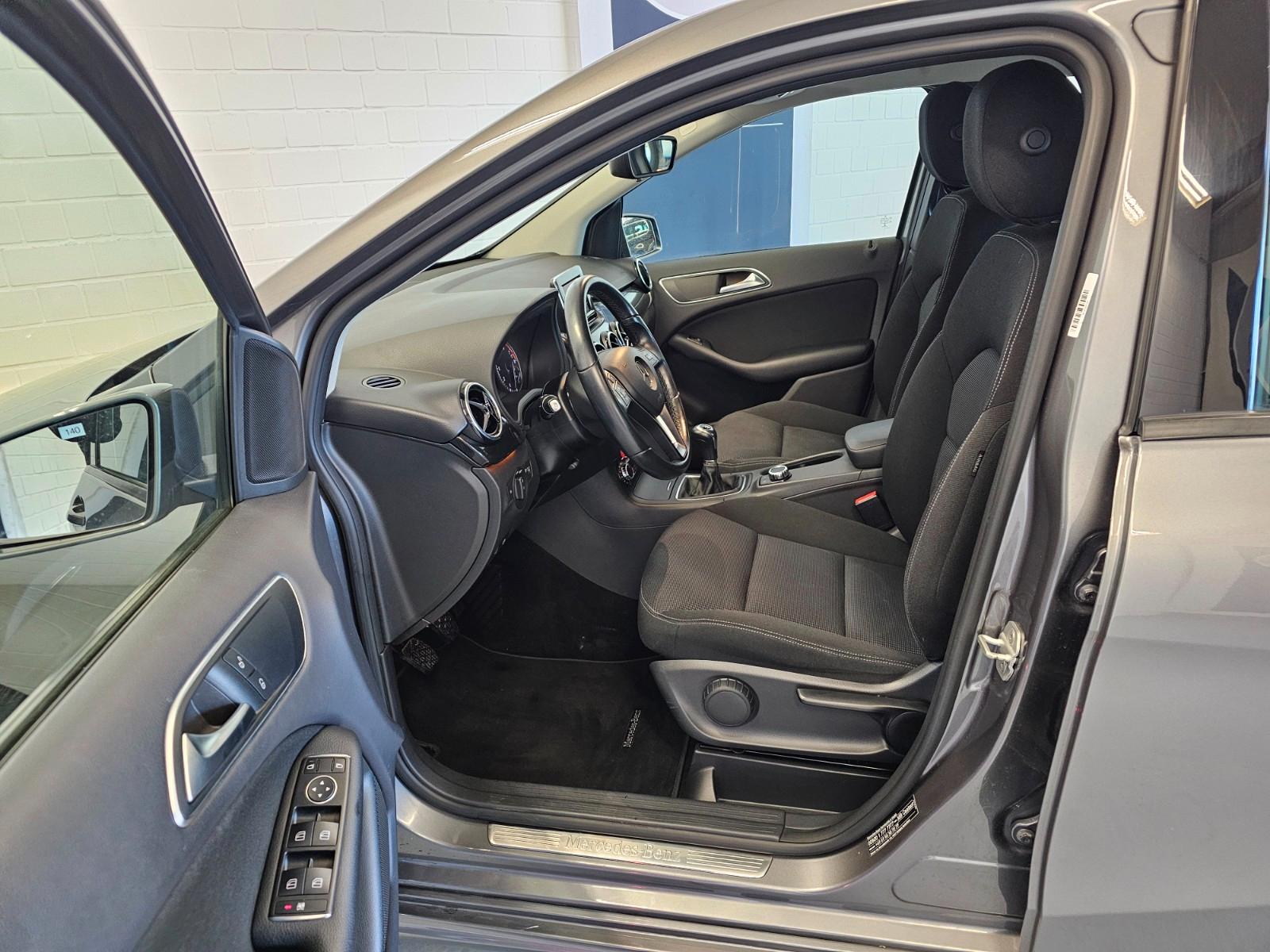 Mercedes-Benz B 180 + Navigation/4Season/SH/Klima/2.Hand