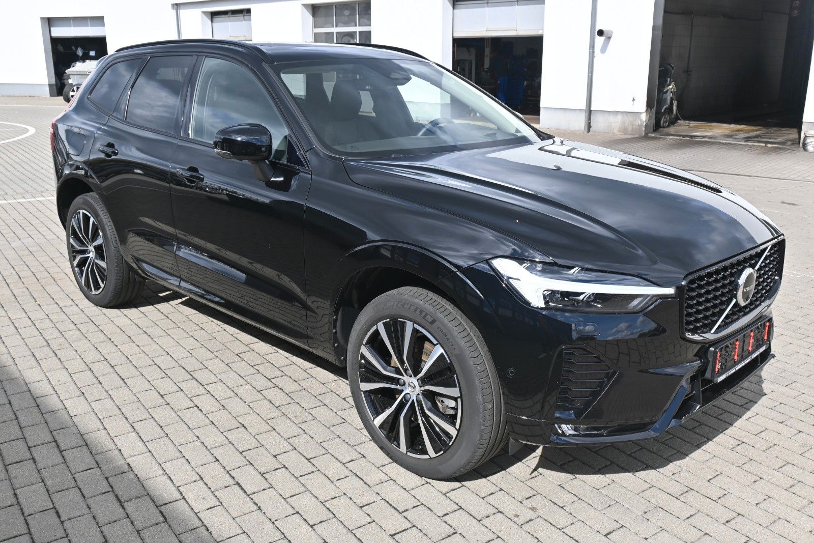 Fahrzeugabbildung Volvo XC60 B4 D AWD Ultimate Dark*STDHZG*360°*ACC*AHK