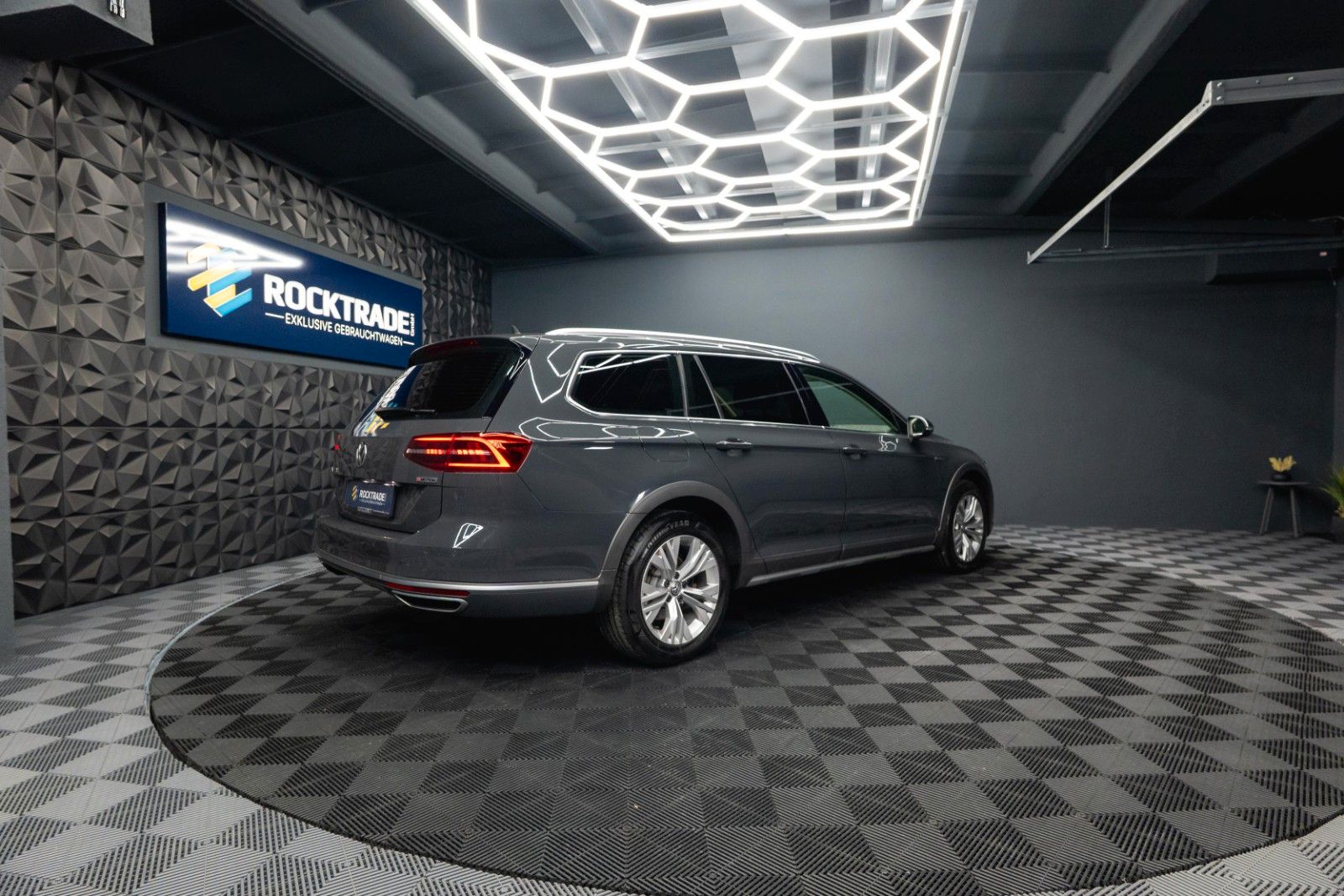 Fahrzeugabbildung Volkswagen Passat Alltrack 4Motion | Massage | LED | ACC