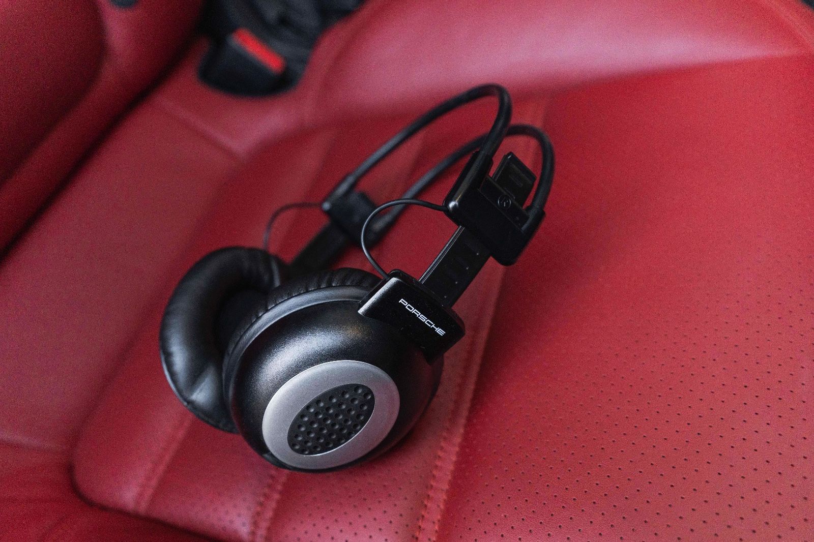 Fahrzeugabbildung Porsche Cayenne Turbo S BURMESTER SPORT-CHRONO ORI. LACK