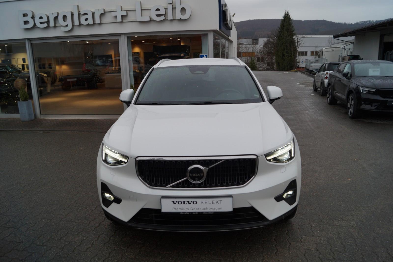 Volvo XC40 B3 Benzin 2WD Core DKG/360°/BLIS/Pixel/19"