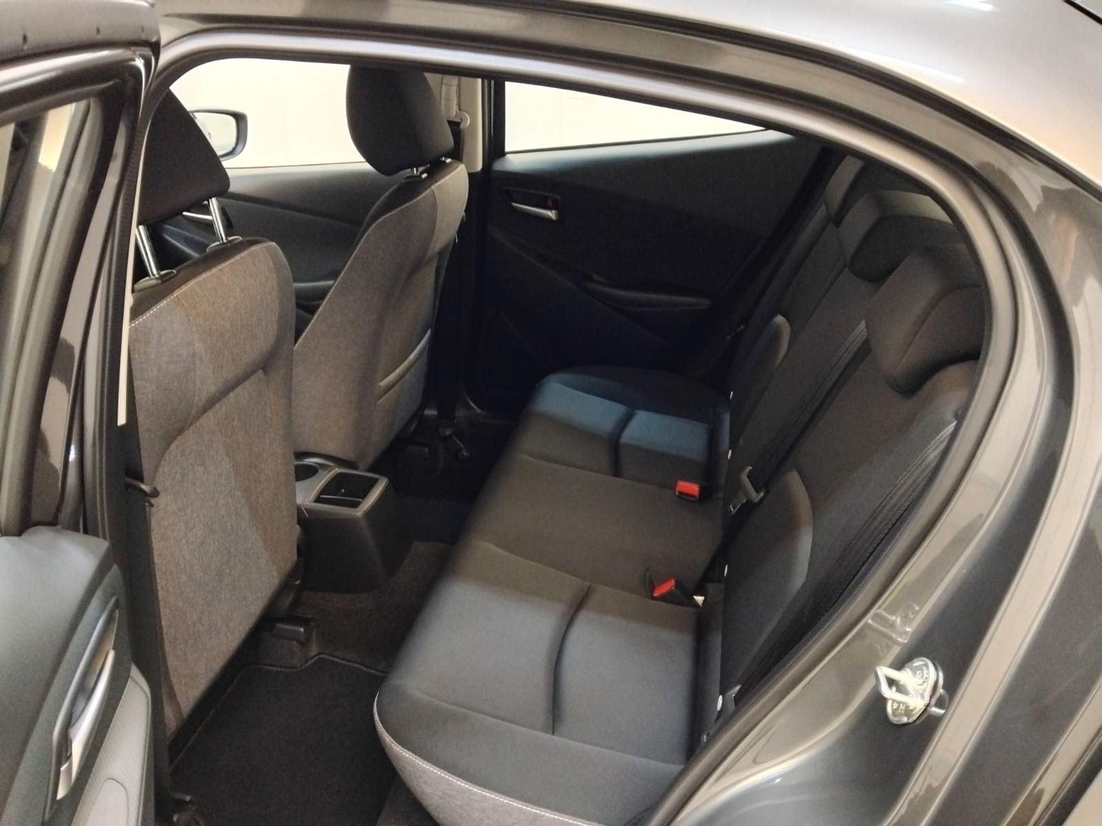 Mazda 2 (06/2026, Benzin)
