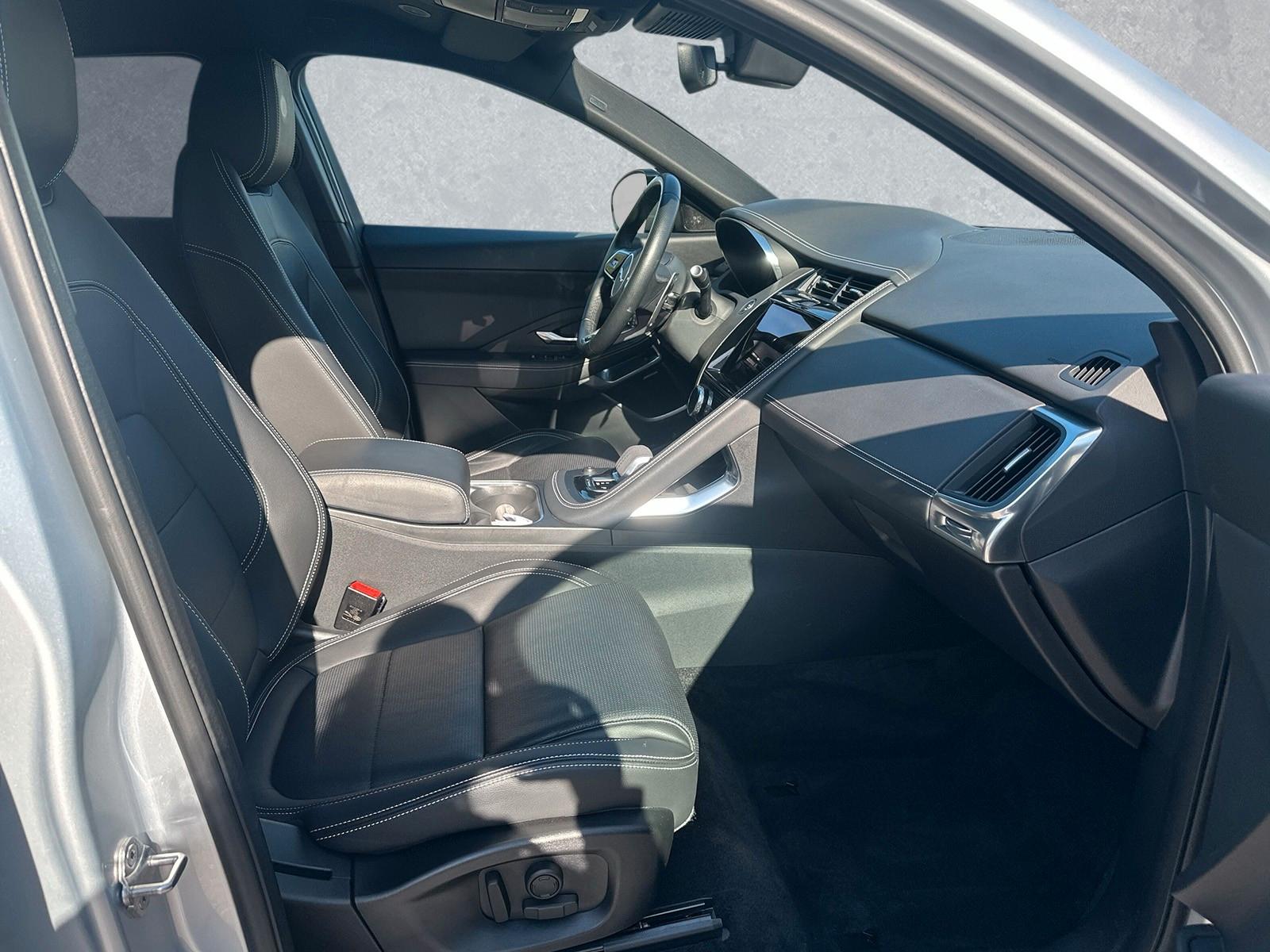 Jaguar E-Pace D200 AWD R-DYNAMIC SE AHK ACC LED