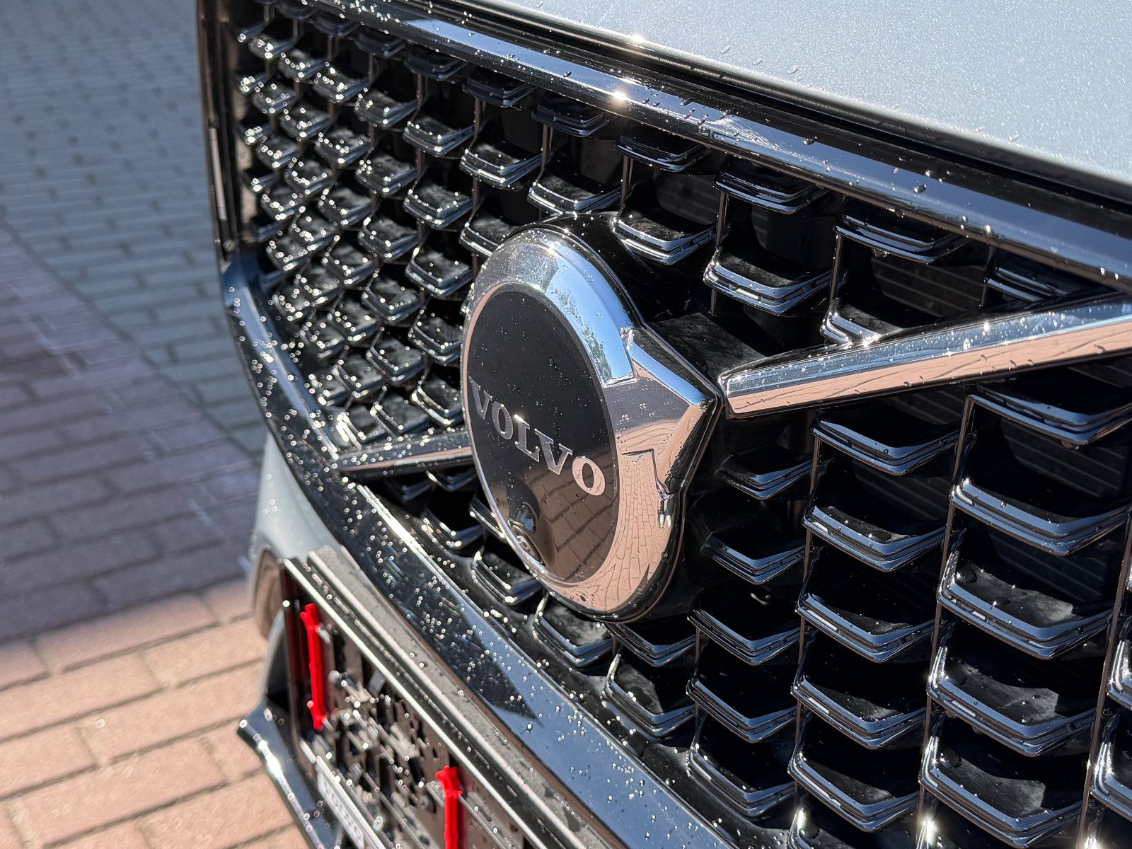 Fahrzeugabbildung Volvo XC60 B4 B Plus Dark*H&K*360°*PANO*AHK*STHZG*