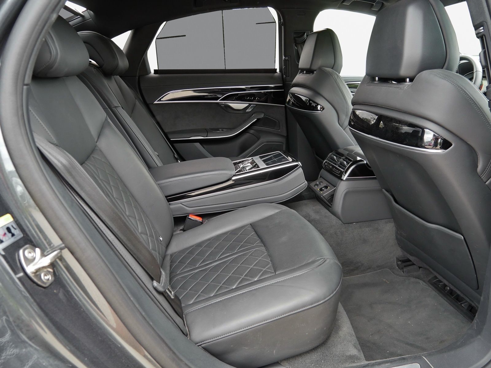 Audi A8 - Bild 17