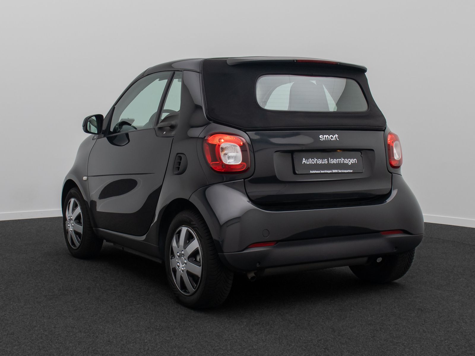 Fahrzeugabbildung Smart ForTwo Cabrio Tempomat Navi JBL Sitzhzng KlimaAT