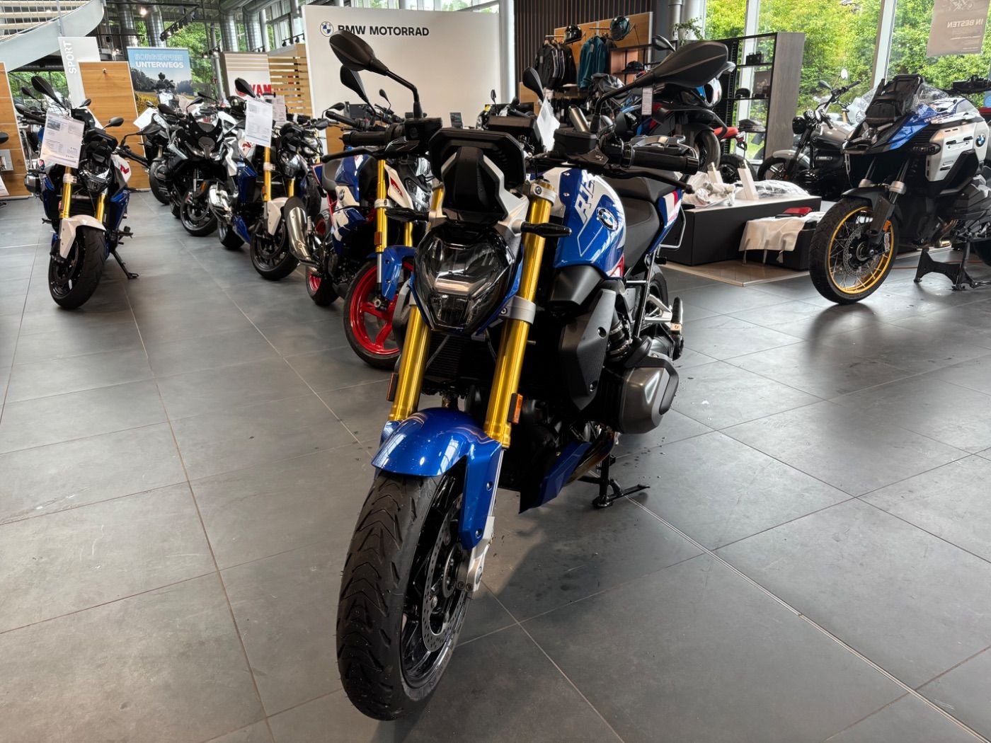 Fahrzeugabbildung BMW R 1250 R Style Sport 4 Pakete