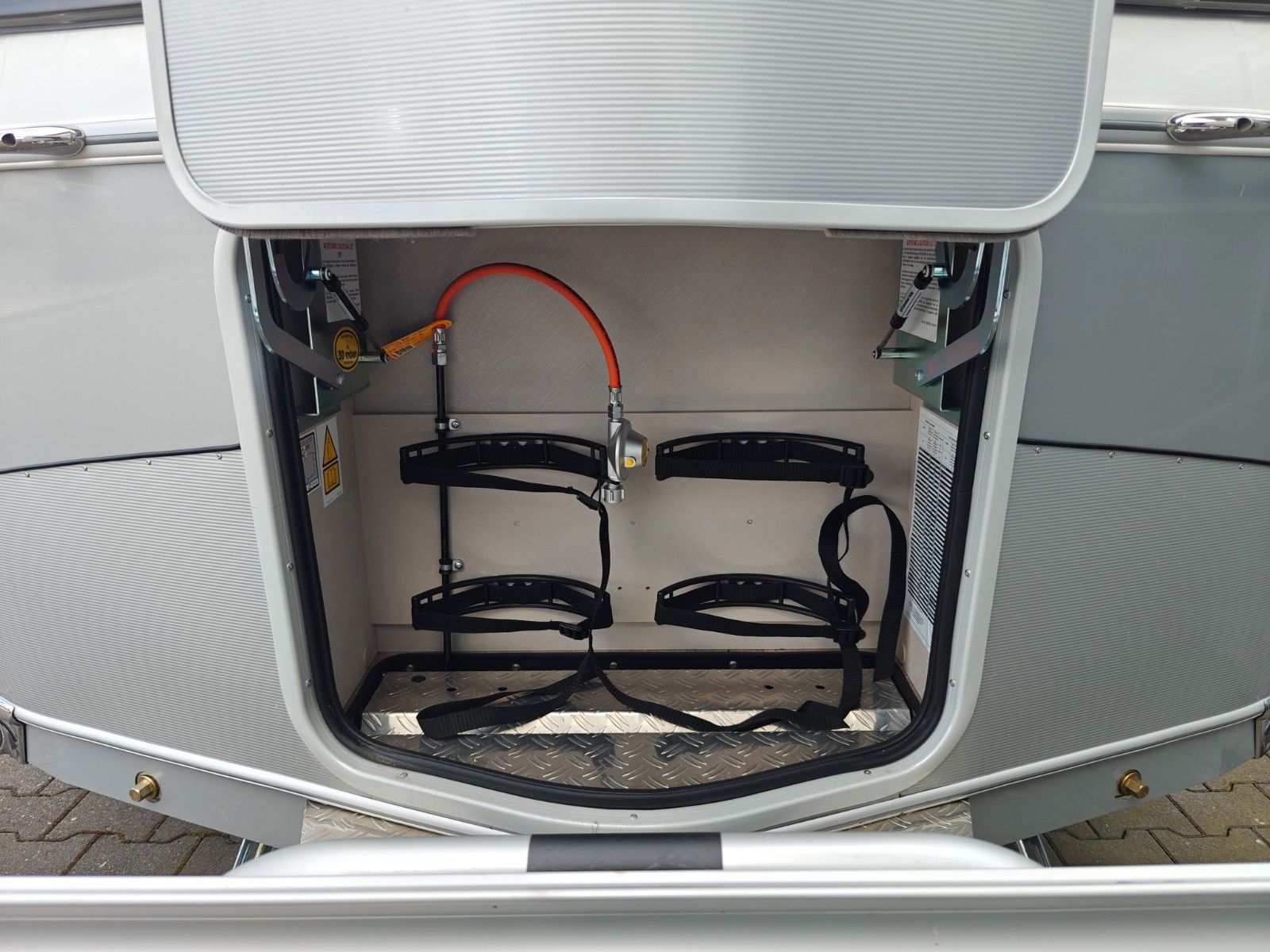 Fahrzeugabbildung HYMER / ERIBA / HYMERCAR Touring 630 Urban SD - JETZT 4.794€ SPAREN !