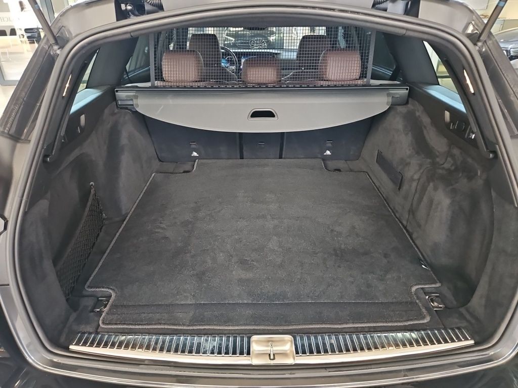 Fahrzeugabbildung Mercedes-Benz E 400 dT 4M Avantg. Distronic+ SDHZ Sitzkl. 360°