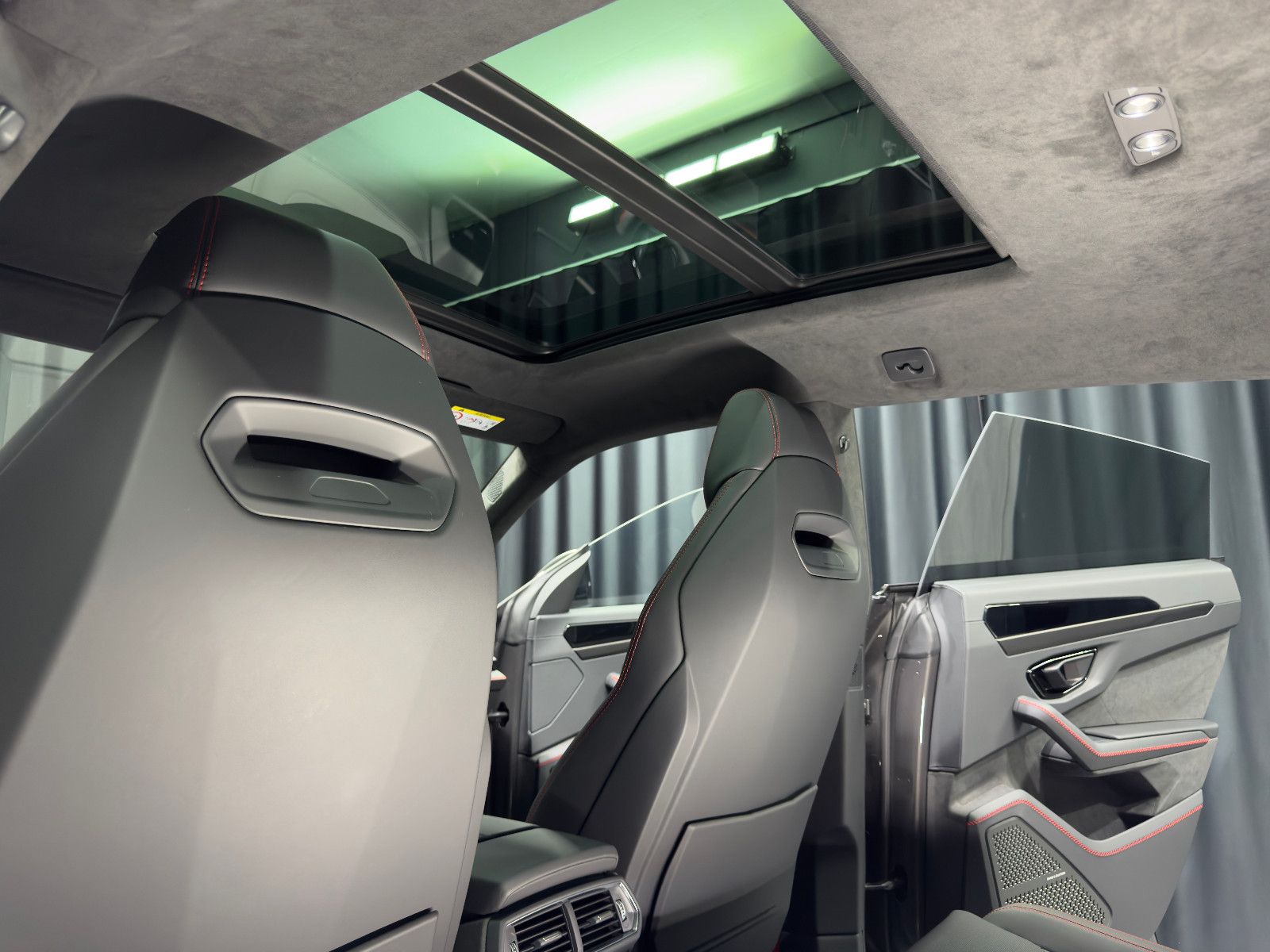 Fahrzeugabbildung Lamborghini URUS SE|BANG/OLUFSEN|PANO|MY25|BLANCO COC