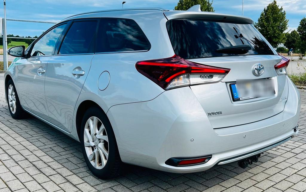 Toyota Auris Touring Sports