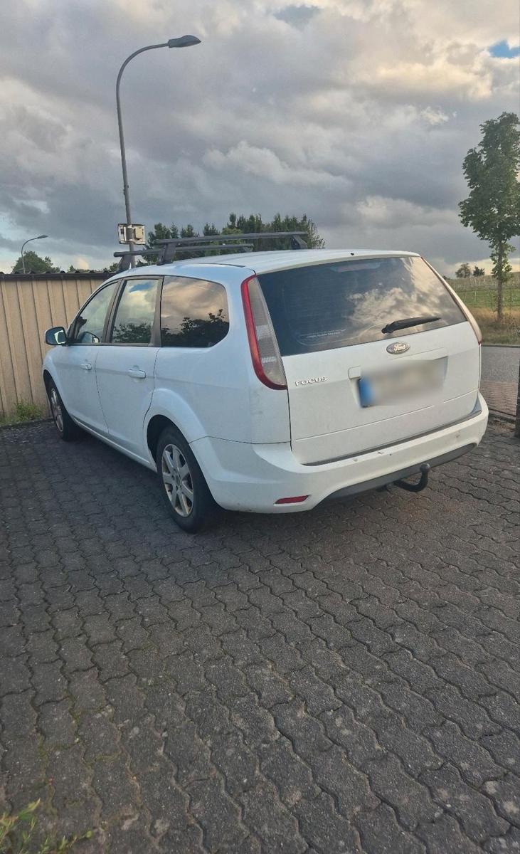 Ford Focus 2009 — салон