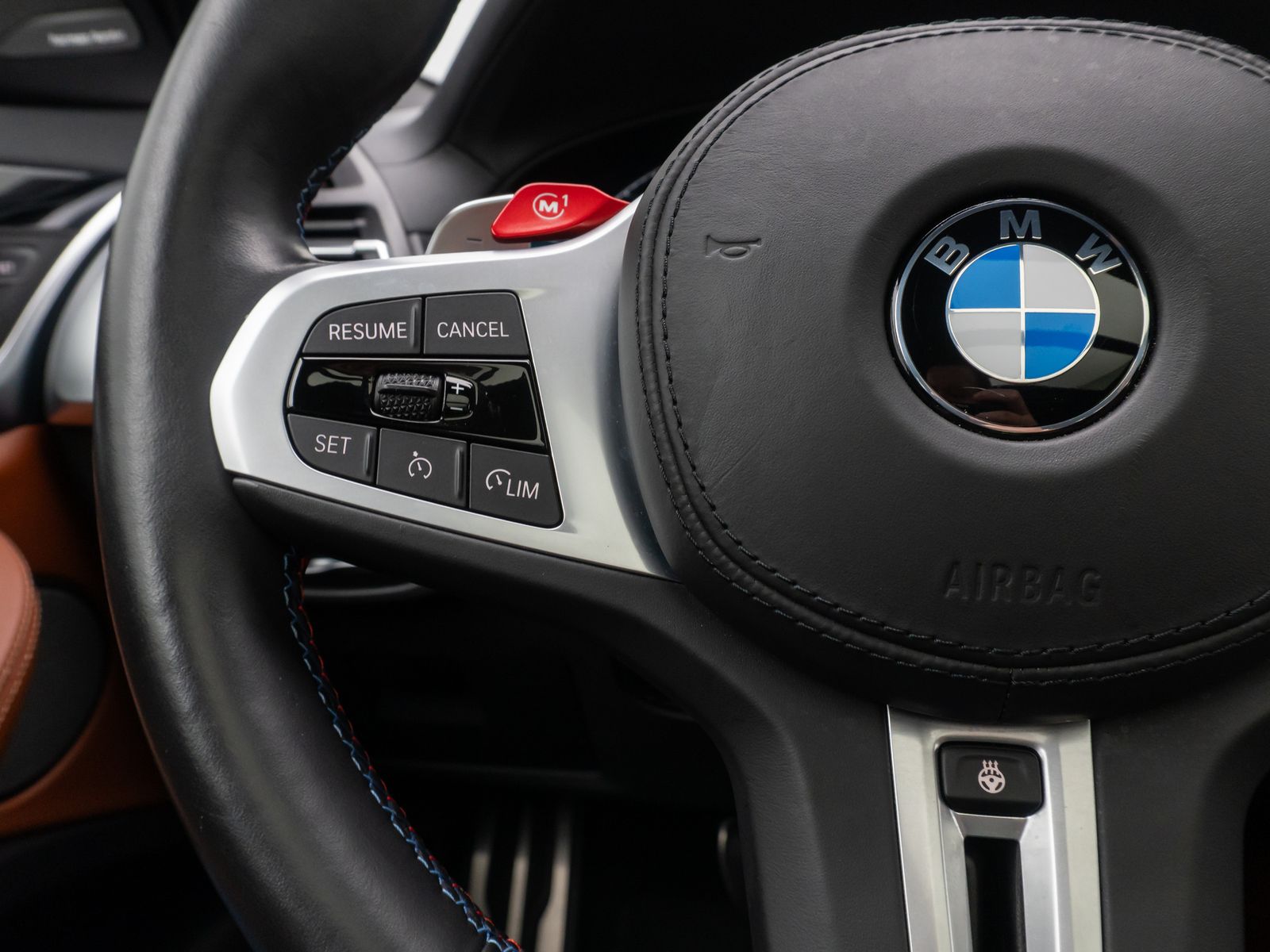 Fahrzeugabbildung BMW X4 M Competition HUD Kamera DAB Panorama 21Zoll