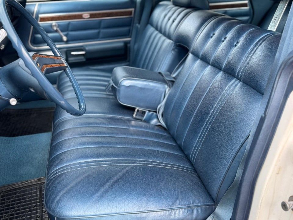 Fahrzeugabbildung Ford Mercury Marquis in unglaublich gutem Zustand