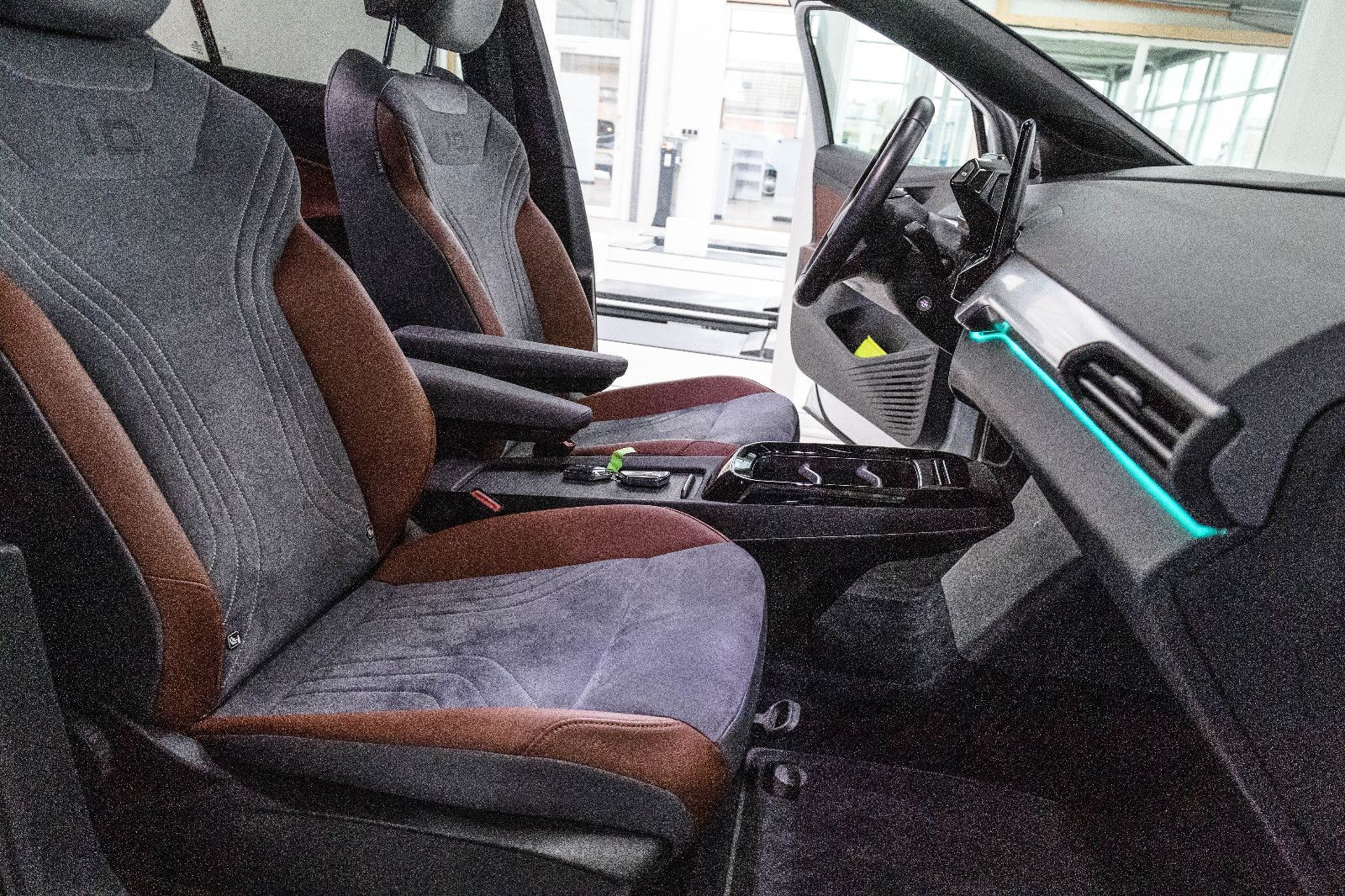 Fahrzeugabbildung Volkswagen ID.4 Pro Performance LED+NAVI+ACC+KAM+WÄRMEP+AHK