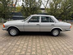 MERCEDES-BENZ 280 E W123 **1. HAND**