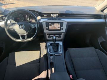 Volkswagen Passat - 2