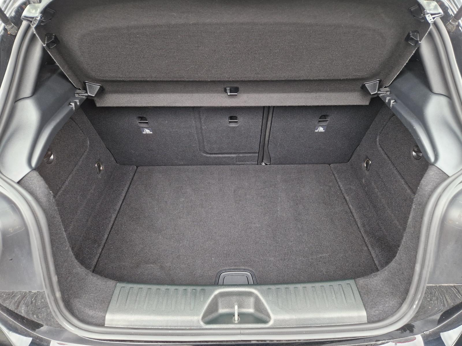 Mercedes-Benz A 180 Urban Automatik SZH LED