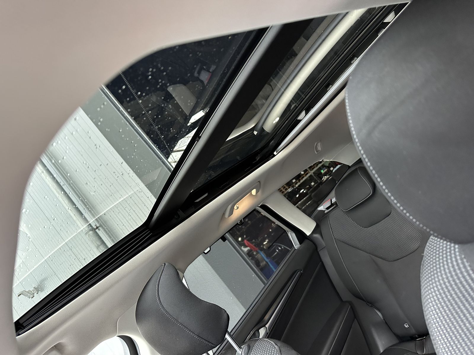 Fahrzeugabbildung Ford Mondeo Turnier 2.0 EB Aut. Titanium NAV+LED+PANO
