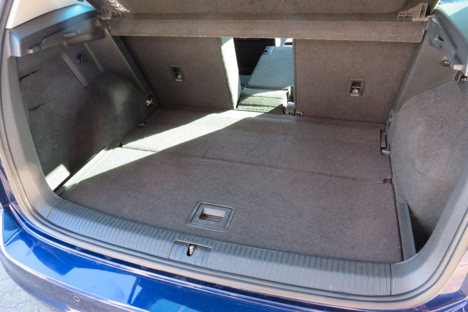 Fahrzeugabbildung Volkswagen Golf Sportsvan DSG SOUND SITZH. PDC ACC AHK