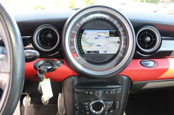 Fahrzeugabbildung MINI Mini John Cooper Works Leder Navi Pano