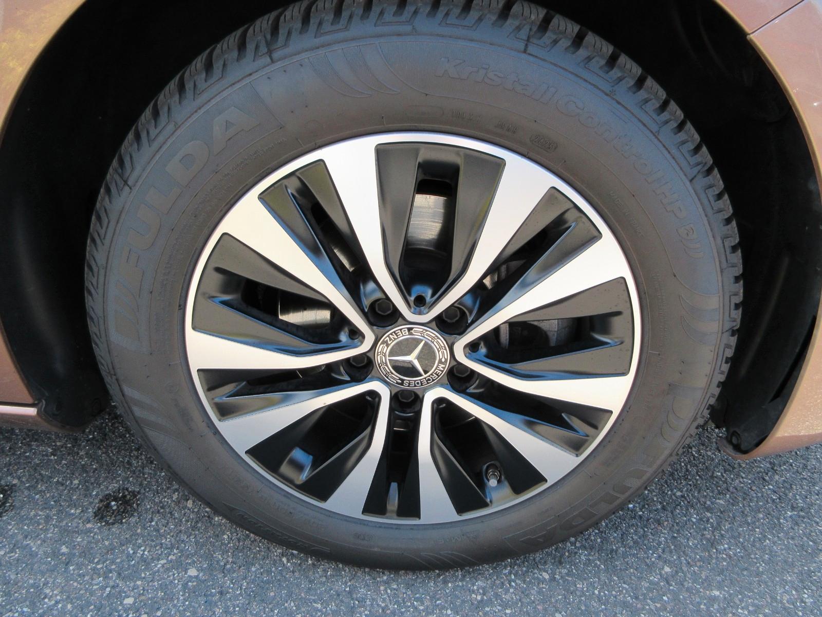 Mercedes-Benz A 180 Progressive 7G LED Navi Kamera CarPl. Ambi